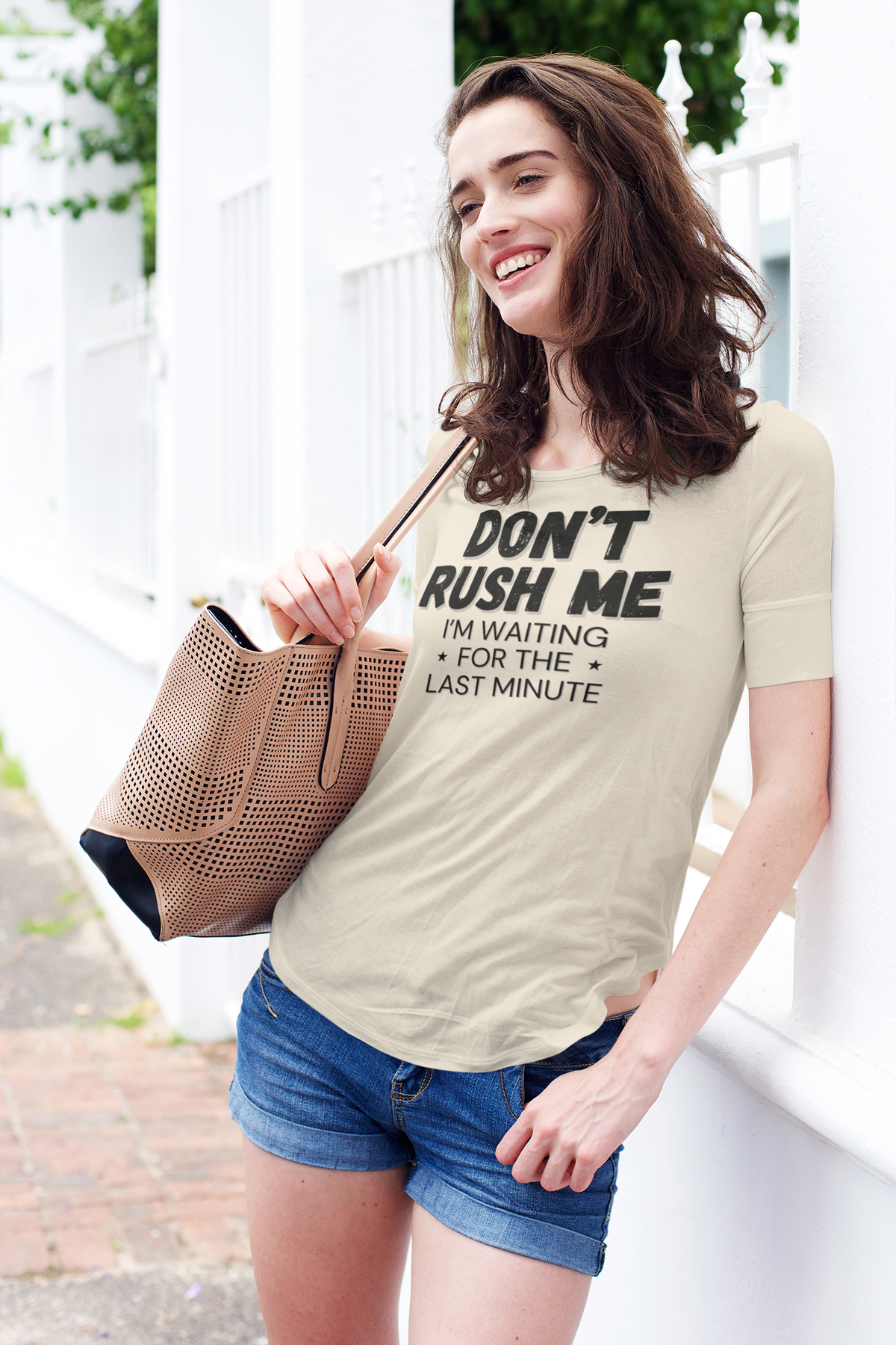 "Don't Rush Me. I'm Waiting For The Last Minute." - T-Shirt (DT)