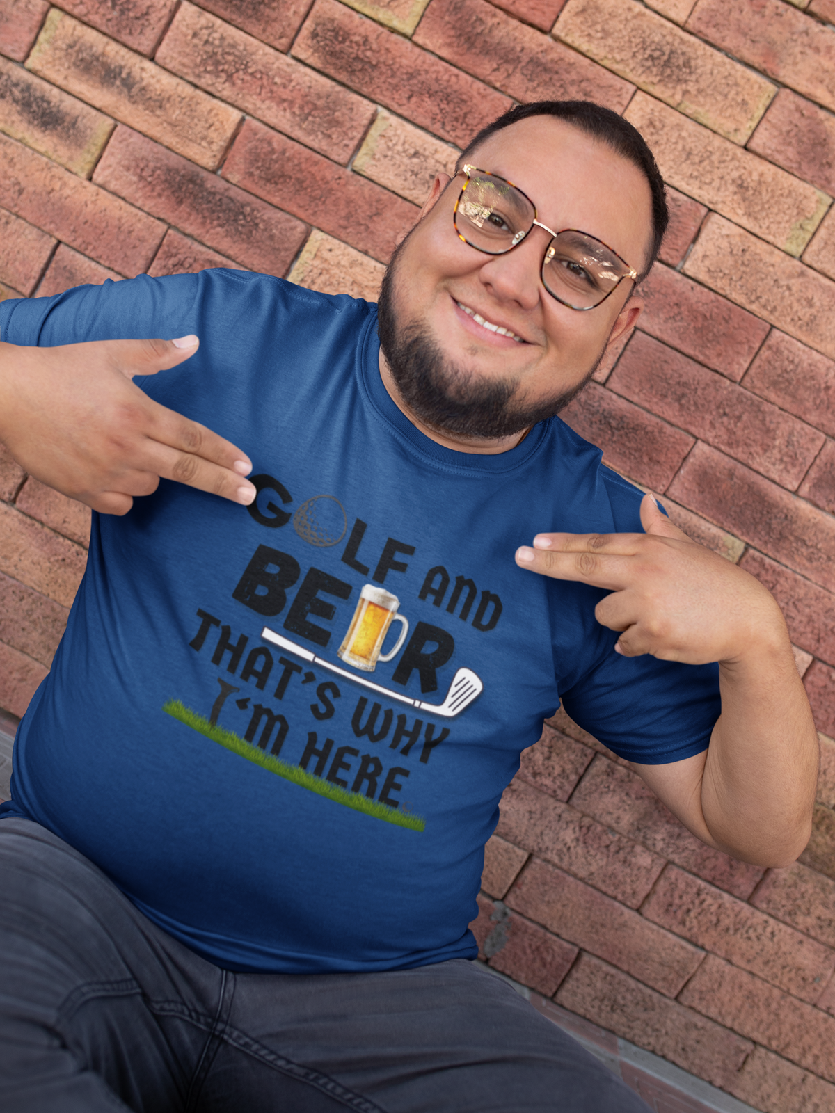 "Golf and Beer. That's Why I'm Here" - T-Shirt (DT)