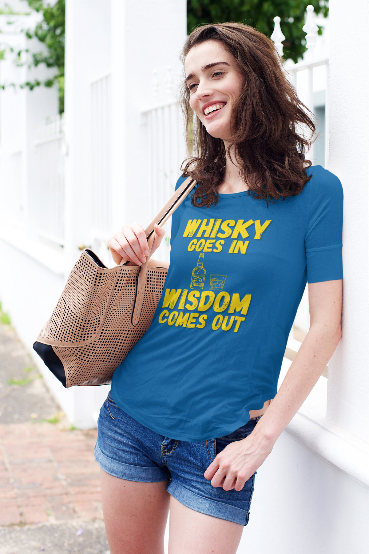 "Whisky Goes In. Wisdom Comes Out" - T-Shirt (GT)