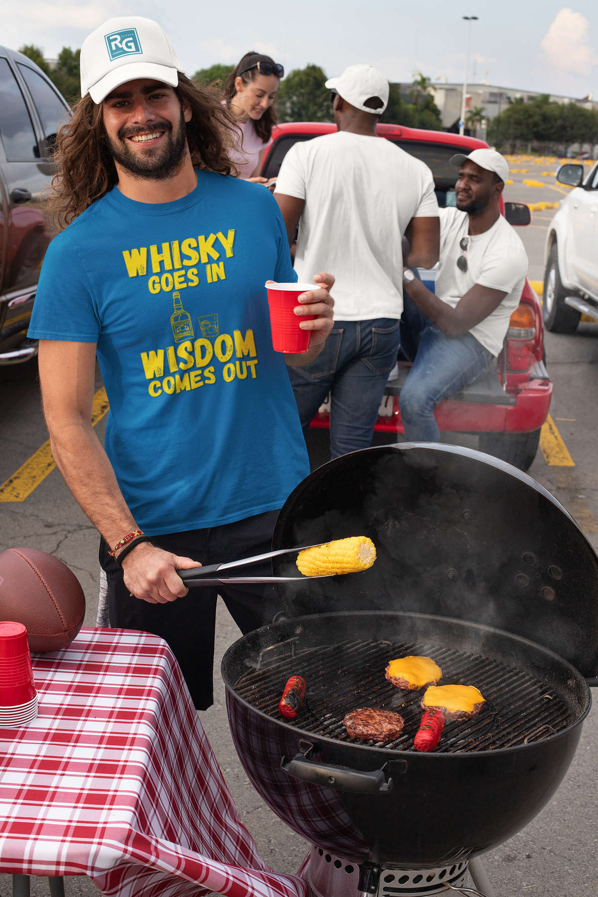 "Whisky Goes In. Wisdom Comes Out" - T-Shirt (GT)