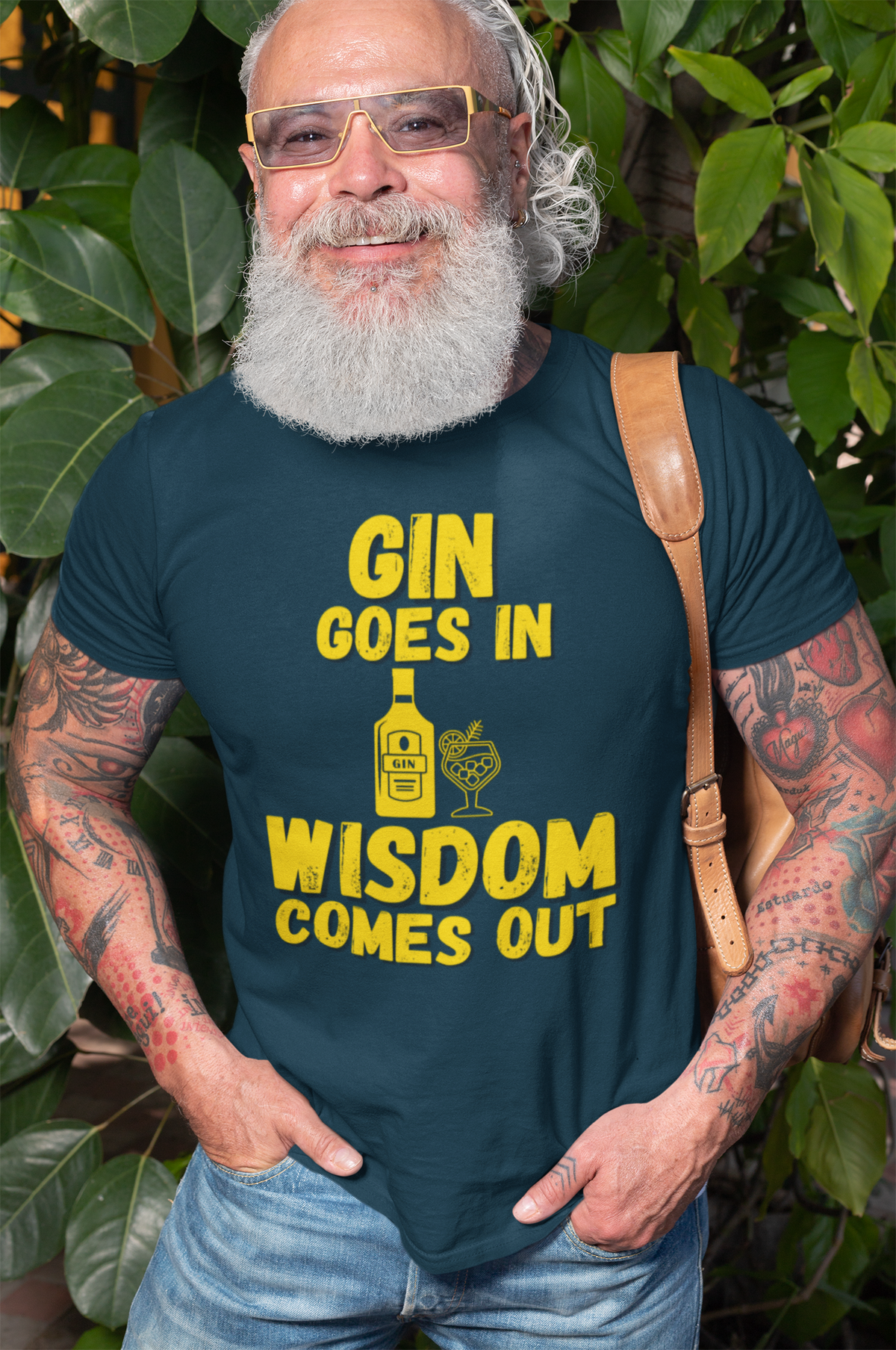 "Gin Goes In. Wisdom Comes Out" - T-Shirt (GT)
