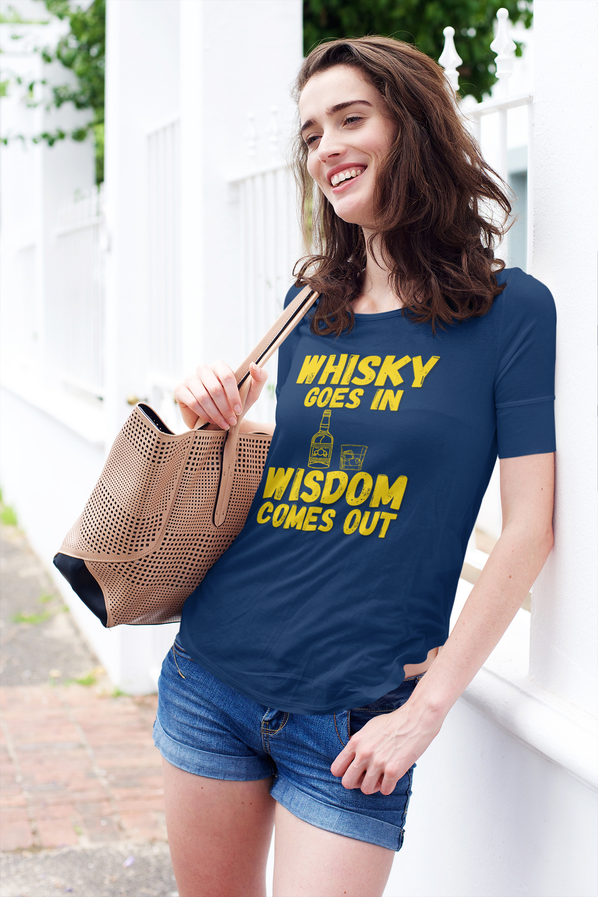 "Whisky Goes In. Wisdom Comes Out" - T-Shirt (GT)