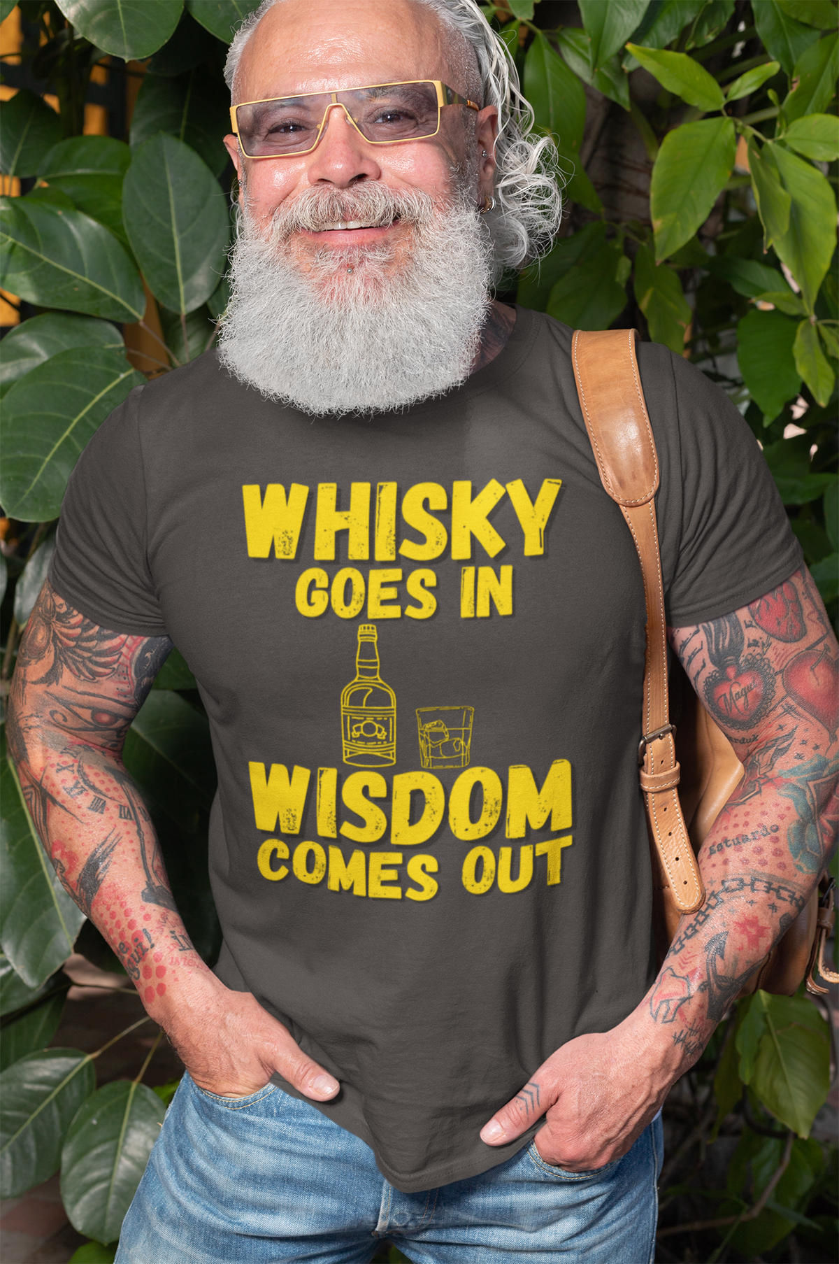 "Whisky Goes In. Wisdom Comes Out" - T-Shirt (GT)