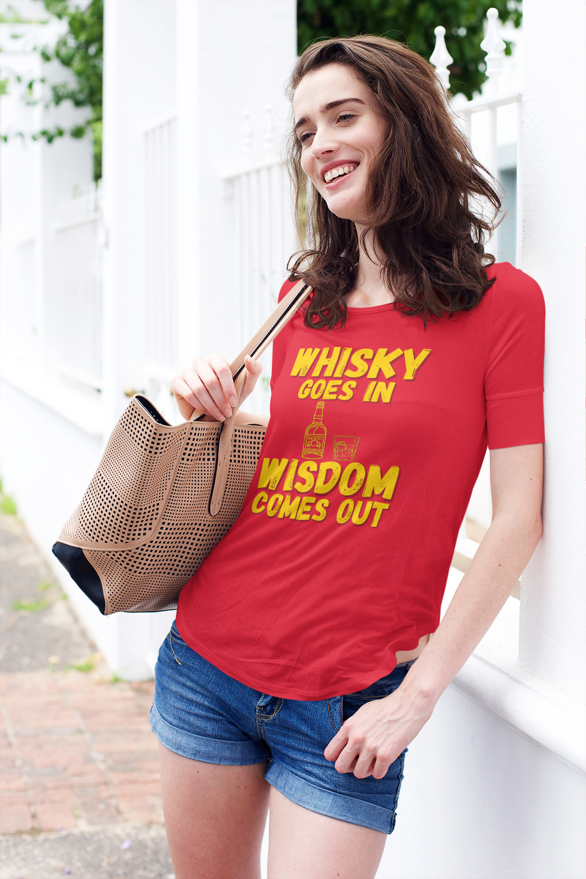 "Whisky Goes In. Wisdom Comes Out" - T-Shirt (GT)